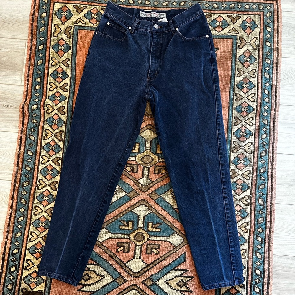 Vintage 90s Levi’s 900 series dark wash straight leg denim jeans 100% cotton